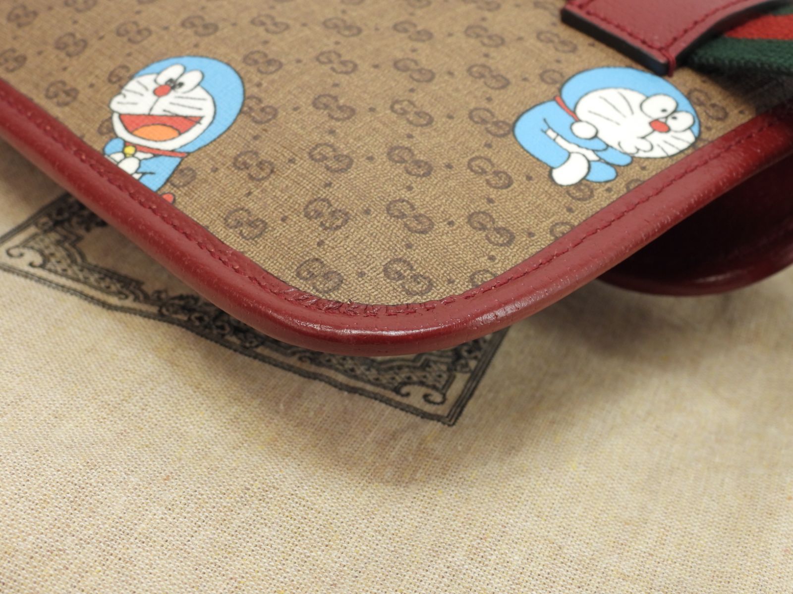グッチ ベルトバッグ ドラえもん マイクロGG茶赤 ボディバッグ 四角 未