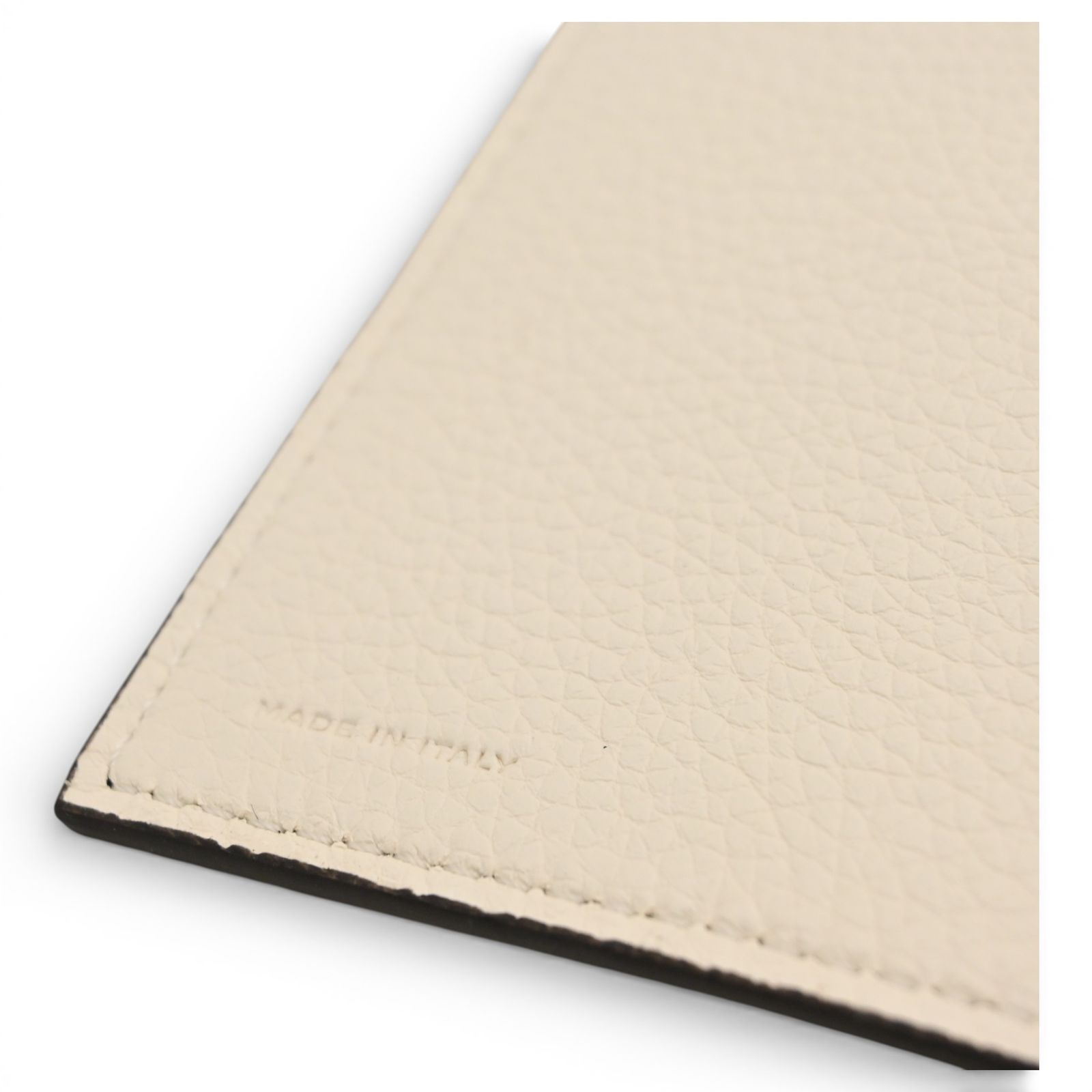  フェンディ ロゴ レザー パスポートケース ホワイト×ブラウン Aランク fe 2211 ss パスポートケース カバー 旅行かばん 小分けバッグ