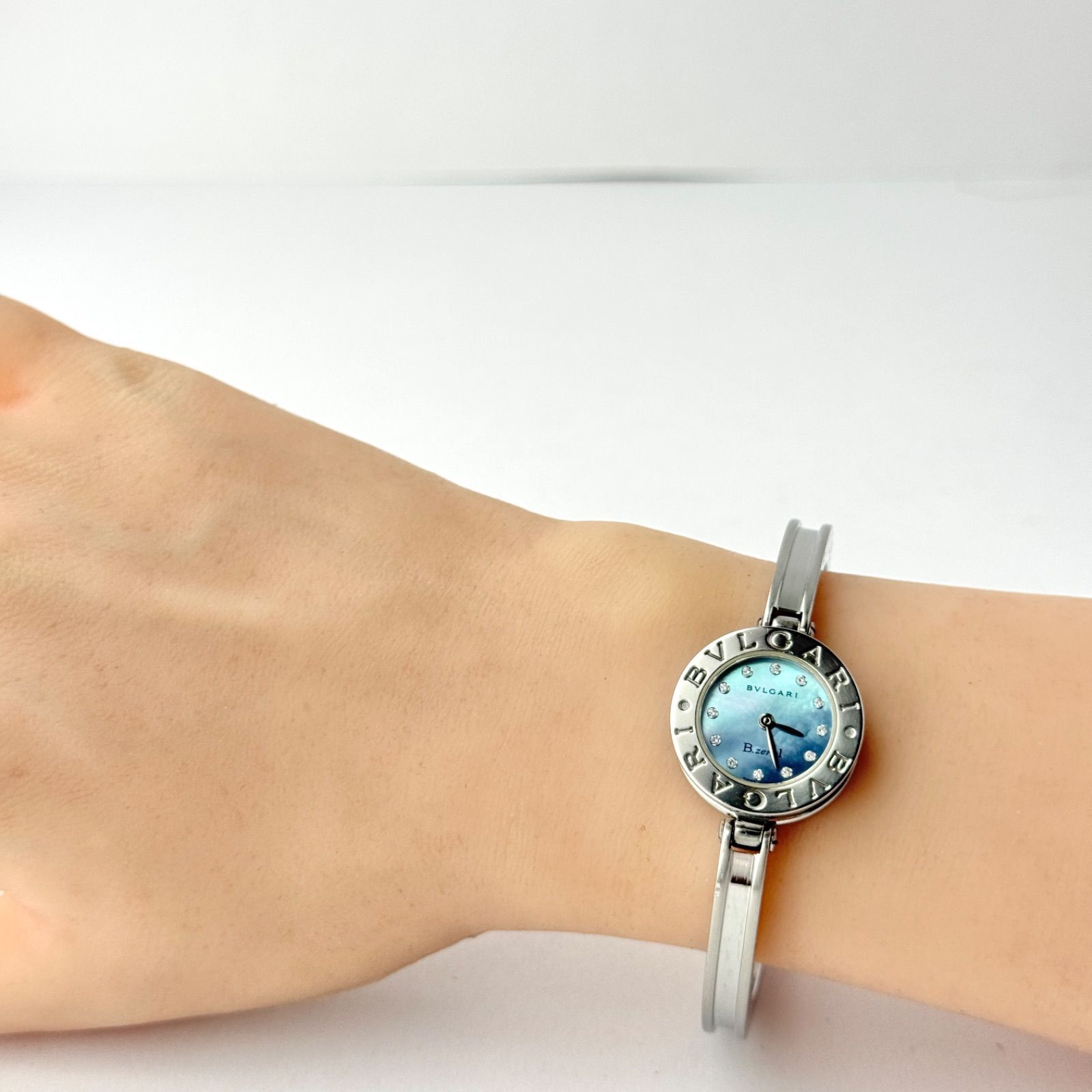 ブルガリ ビーゼロワン BZ22S バングル 新品電池 レディース 腕時計508