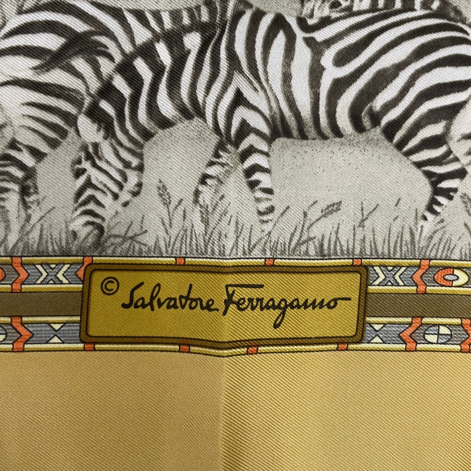 新品同様 Salvatore Ferragamo サルヴァトーレ フェラガモ スカーフ