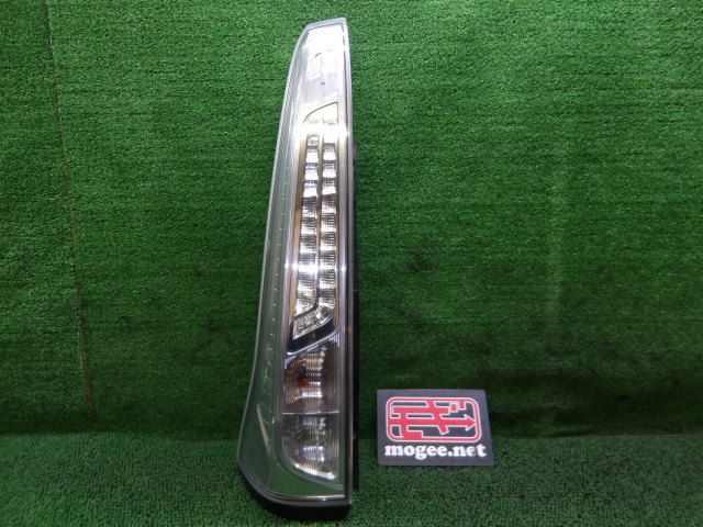 7FM10557 ACS5 日産 セレナ C26/NC26 後期型 20S テールライト左