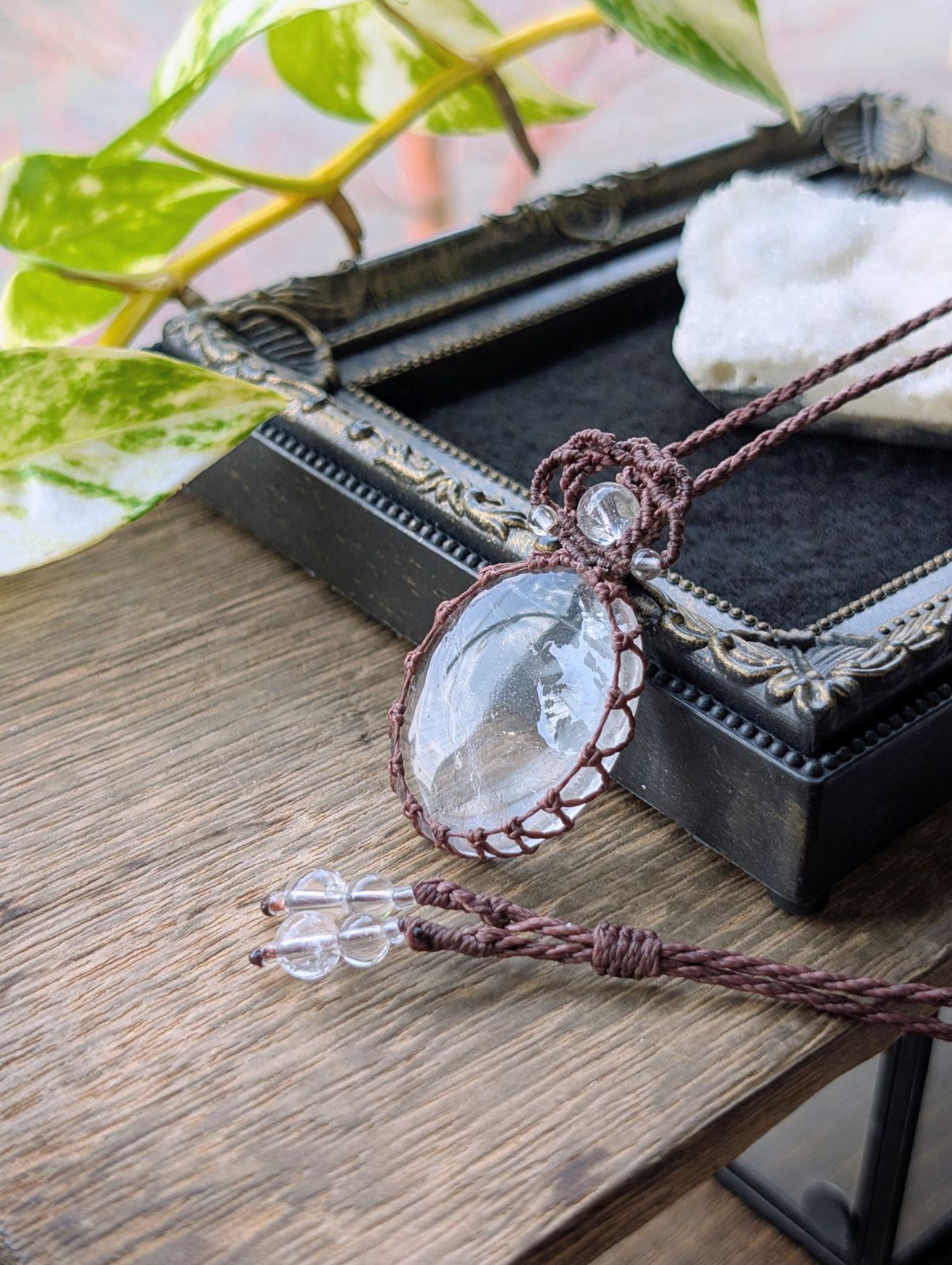 国産真珠のマクラメネックレス ☆虹入り水晶☆マクラメ編みネックレス 517・マクラメネックレス