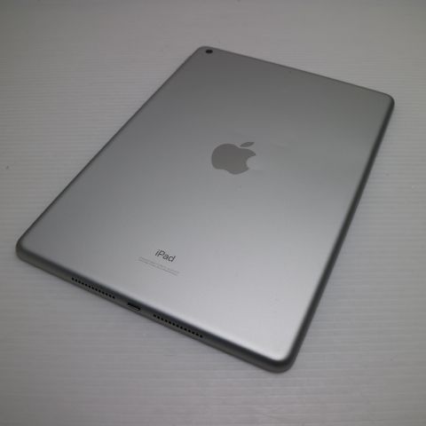 超美品 iPad 第8世代 Wi-Fi 32GB シルバー 即日発送 タブレット Apple