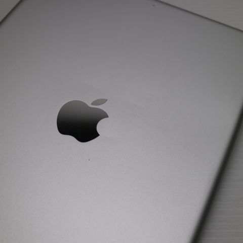 超美品 iPad 第8世代 Wi-Fi 32GB シルバー 即日発送 タブレット Apple