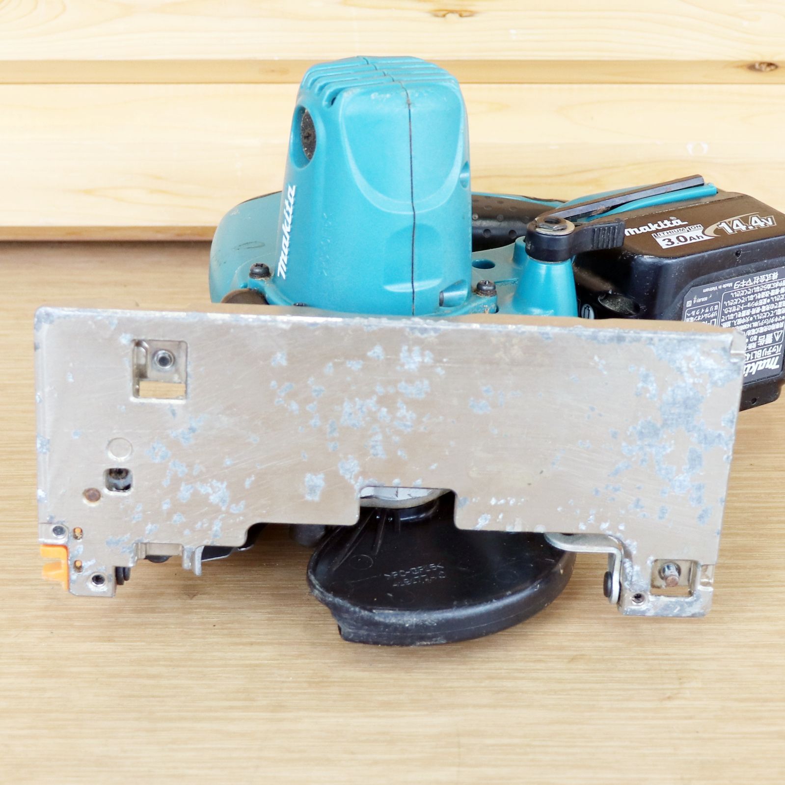 新潟発 makita 充電式マルノコ SS540D 中古 丸鋸 電動 工具 動作確認済 新潟発 makita 充電式マルノコ SS540D 中古 丸鋸 電動 工具 動作確認済