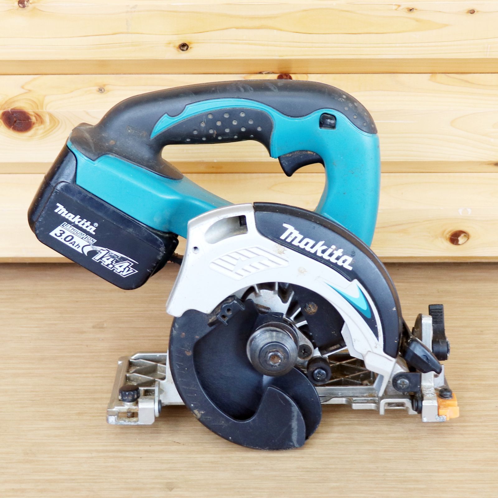 新潟発 makita 充電式マルノコ SS540D 中古 丸鋸 電動 工具 動作確認済