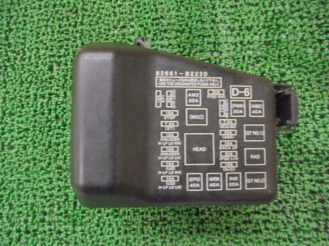 ダイハツウェイク　LA700S 前期ヒューズボックス 平成27年 ウェイク LA700S 前期 純正 室内ヒューズボックス BOX リレー