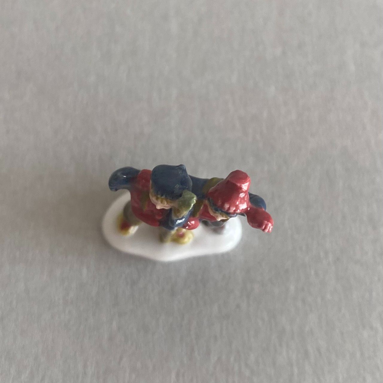 なかよしスキーの子どもたちのフェーブ／冬／フランス雑貨／陶器