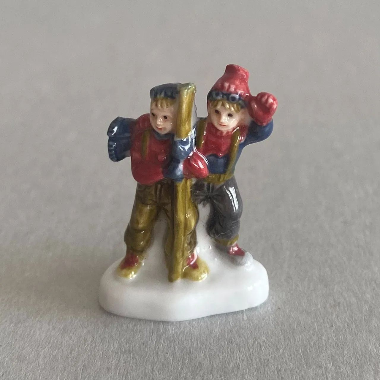 なかよしスキーの子どもたちのフェーブ／冬／フランス雑貨／陶器