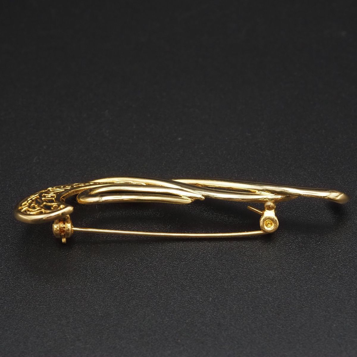 J617 ヴィンテージ SILVER刻印 ブローチ 透かし彫り ゴールド デザイン