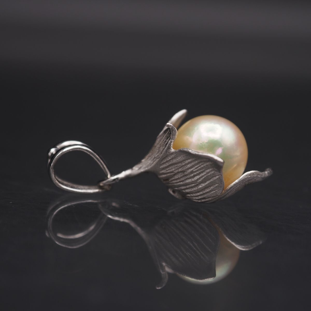 J637 本真珠 9.3mm珠 パール SILVER刻印 ペンダント トップ デザイン