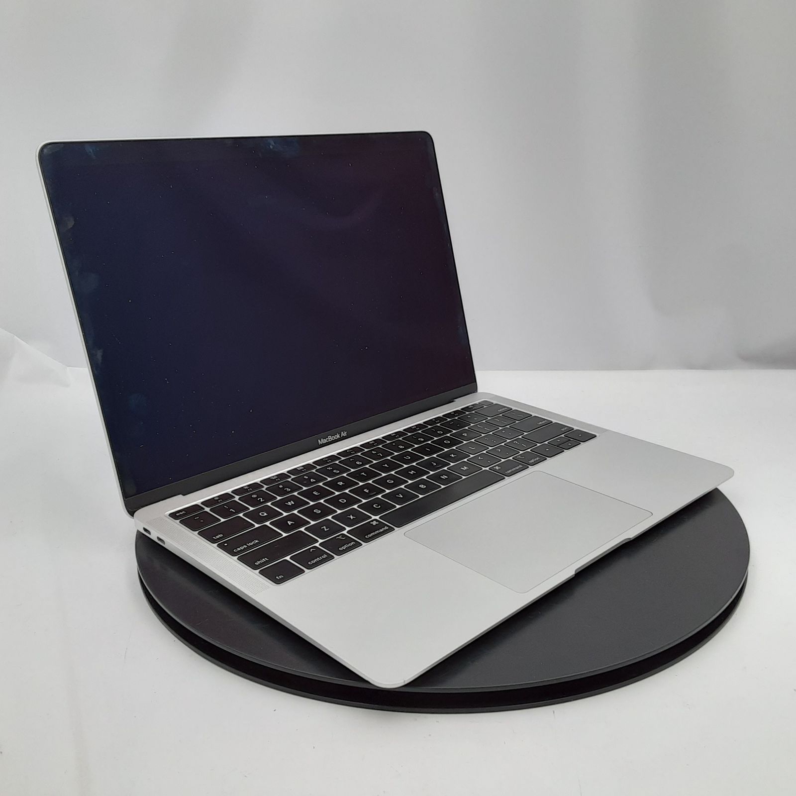 MacBook Air シルバー 使用感あり　通電しない　ジャンク扱い MacBook Air シルバー 使用感あり 通電しない ジャンク扱い MacBook