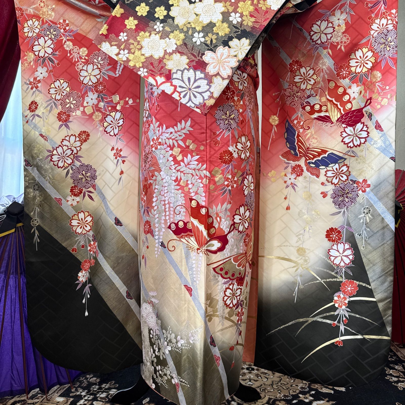 豪華振袖セット(4点)・袋帯・重ね衿・半衿・古典柄・駒刺繍・舞蝶