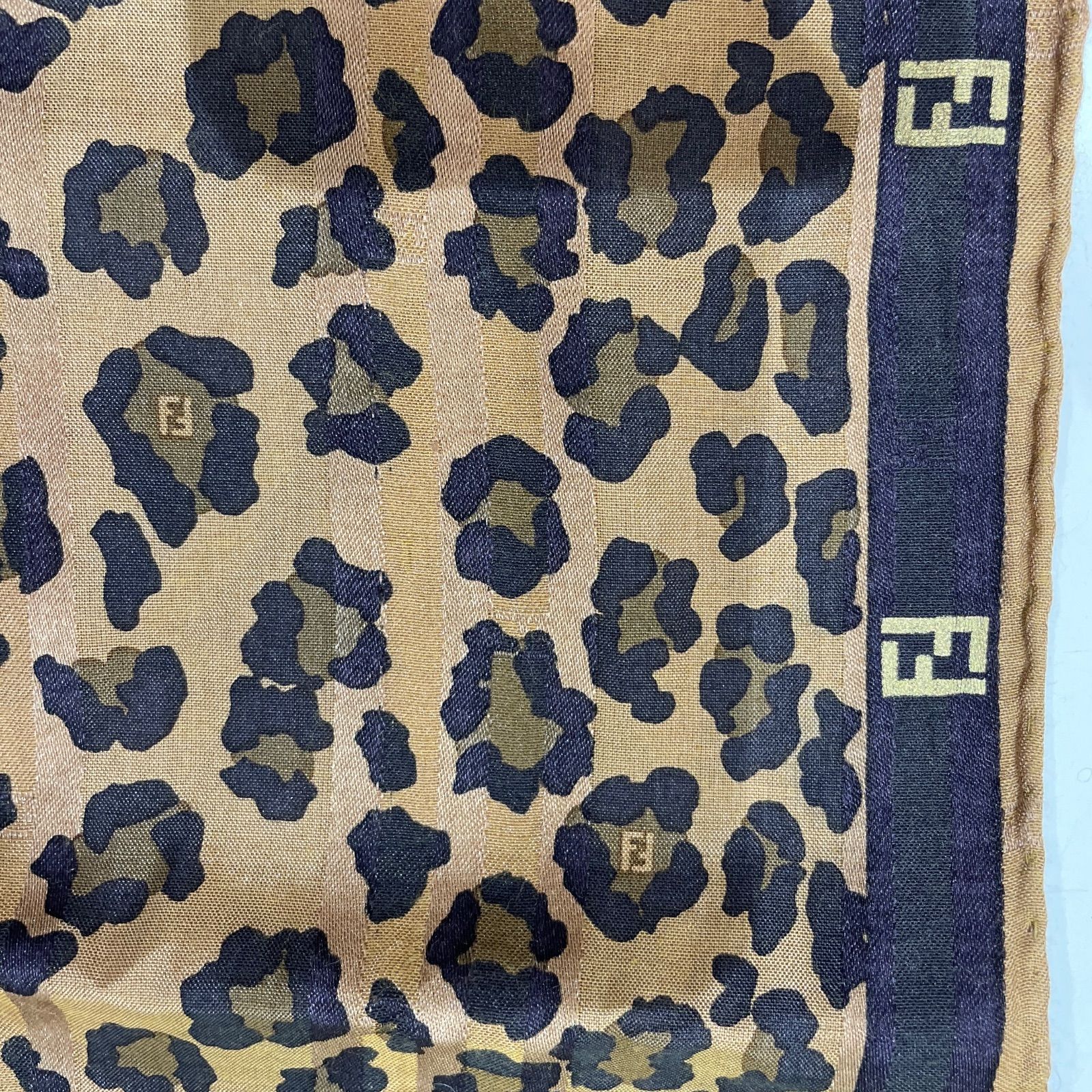 松前275 FENDI フェンディ ハンカチ ブラウン系 ヒョウ柄 かんてい局