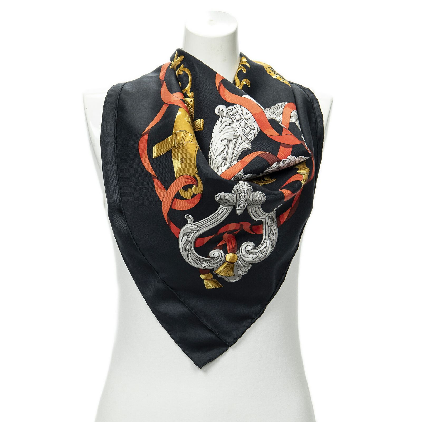 中古] HERMES エルメススカーフ黒、赤、金100% ツイルシルクA - メルカリ