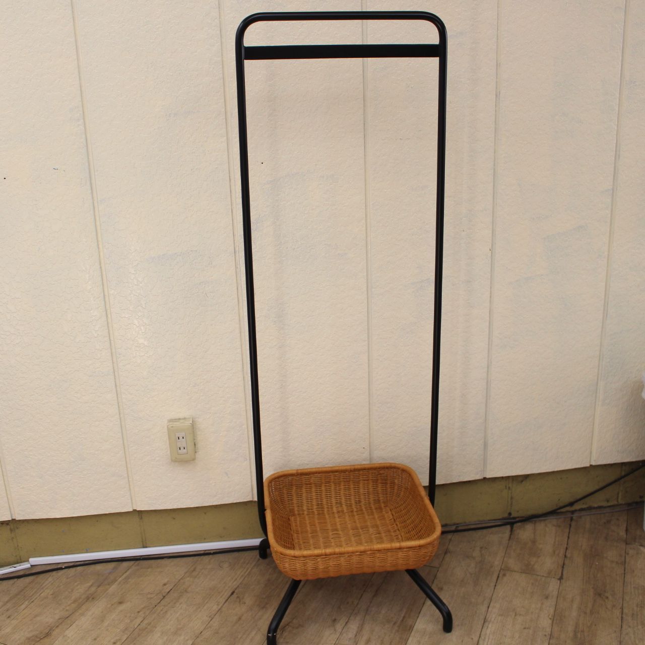 620)【参考価格￥39,900/川崎から出品】IDEE ワラビーハンガースタンド