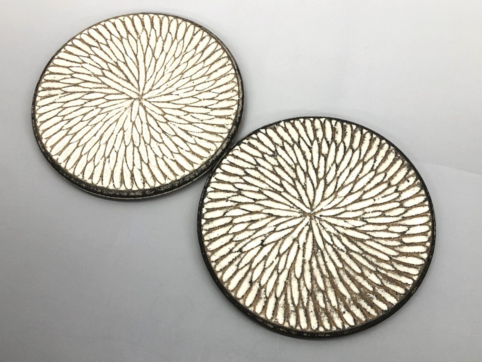 美品】陶芸作家 山本雅則 信楽 幸山窯 陶板 5寸 2枚おまとめ 皿 お皿