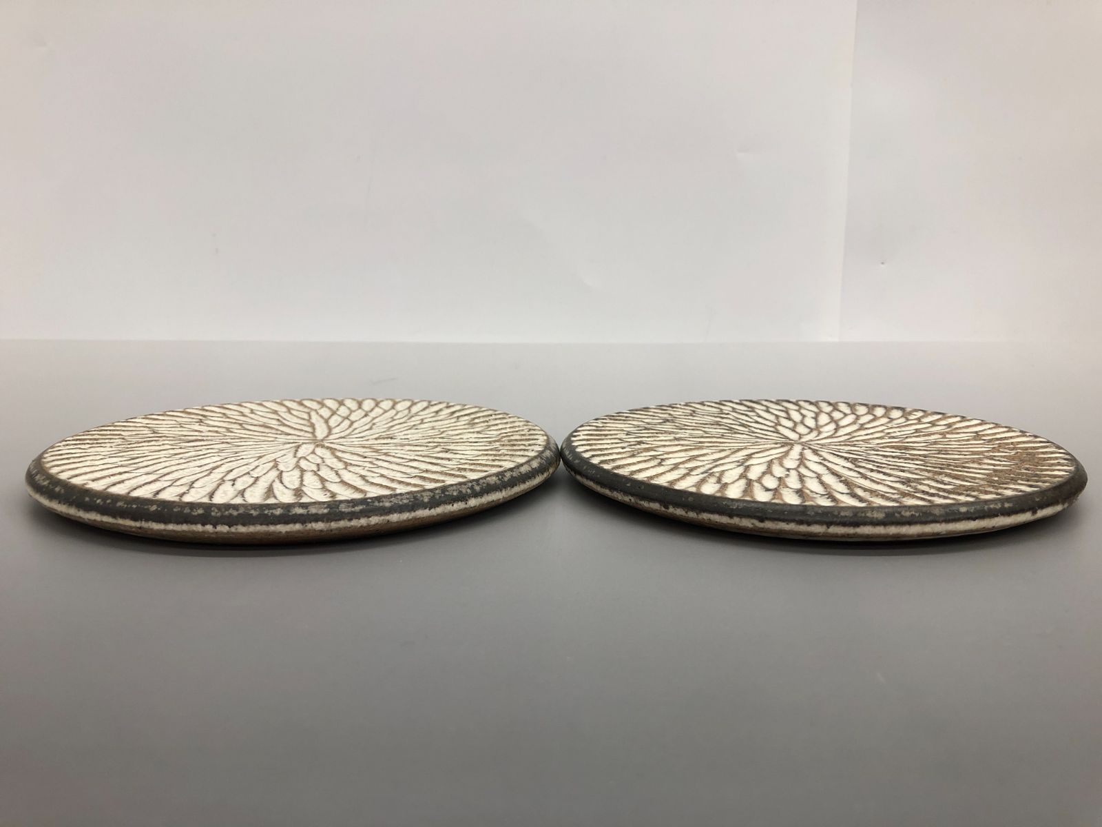 美品】陶芸作家 山本雅則 信楽 幸山窯 陶板 5寸 2枚おまとめ 皿 お皿