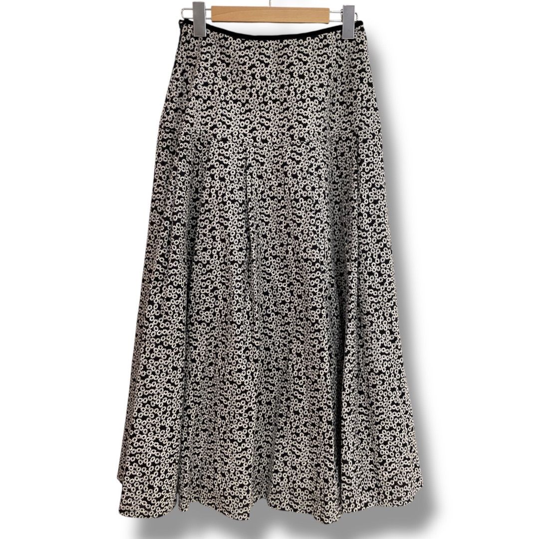 新品 IENA フラワーフレアスカート 36 IENA フラワーJQDフレアスカート 36