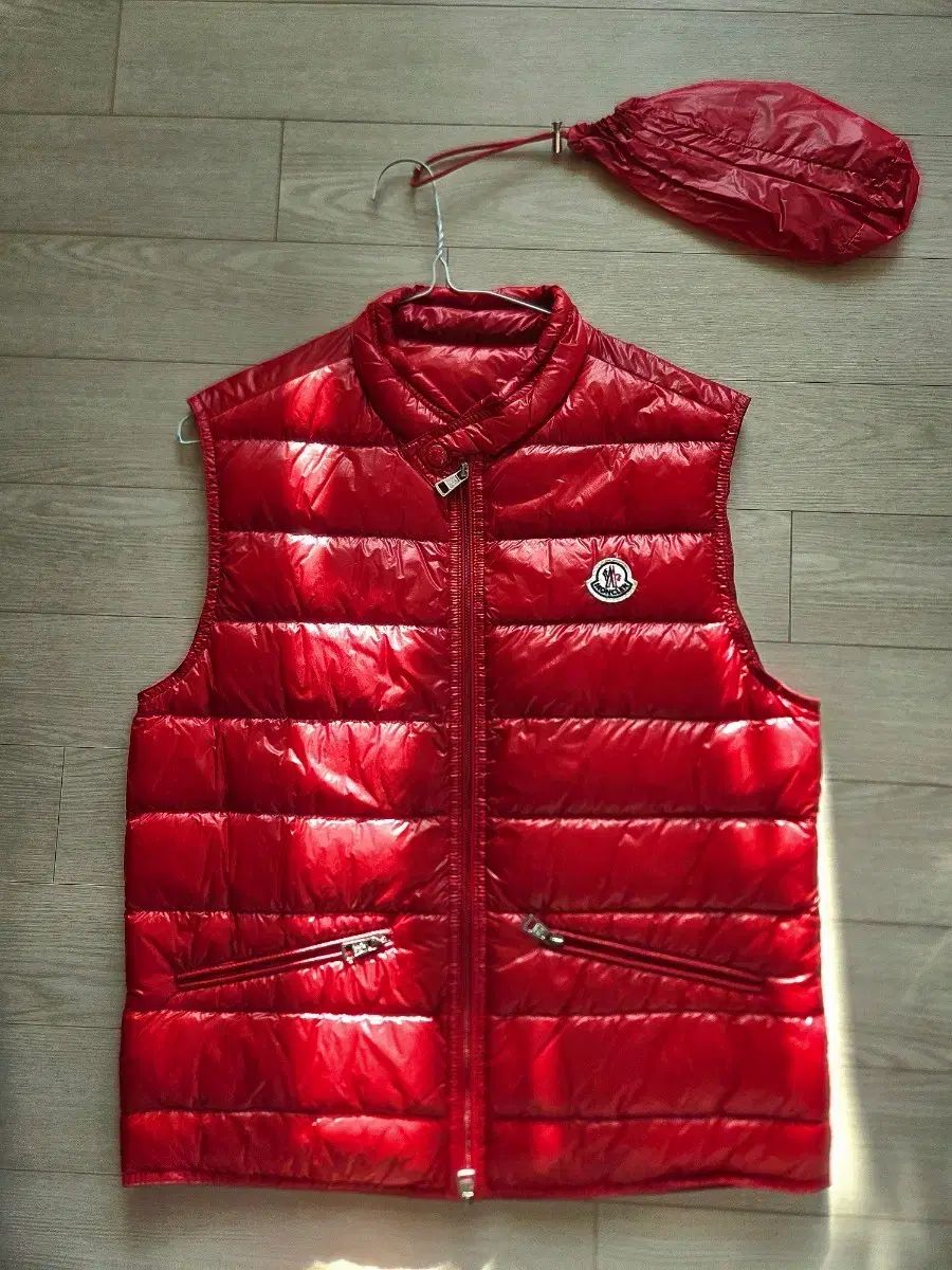 【美品】MONCLER レッド ダウンベスト 中古・古着通販】MONCLER (モンクレール) ヴィンテージダウンベスト