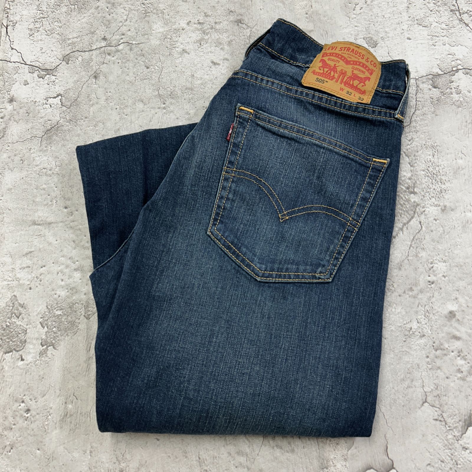 リーバイス 505 デニムパンツ W32 インディゴブルー 濃紺 縦落ち ヒゲ