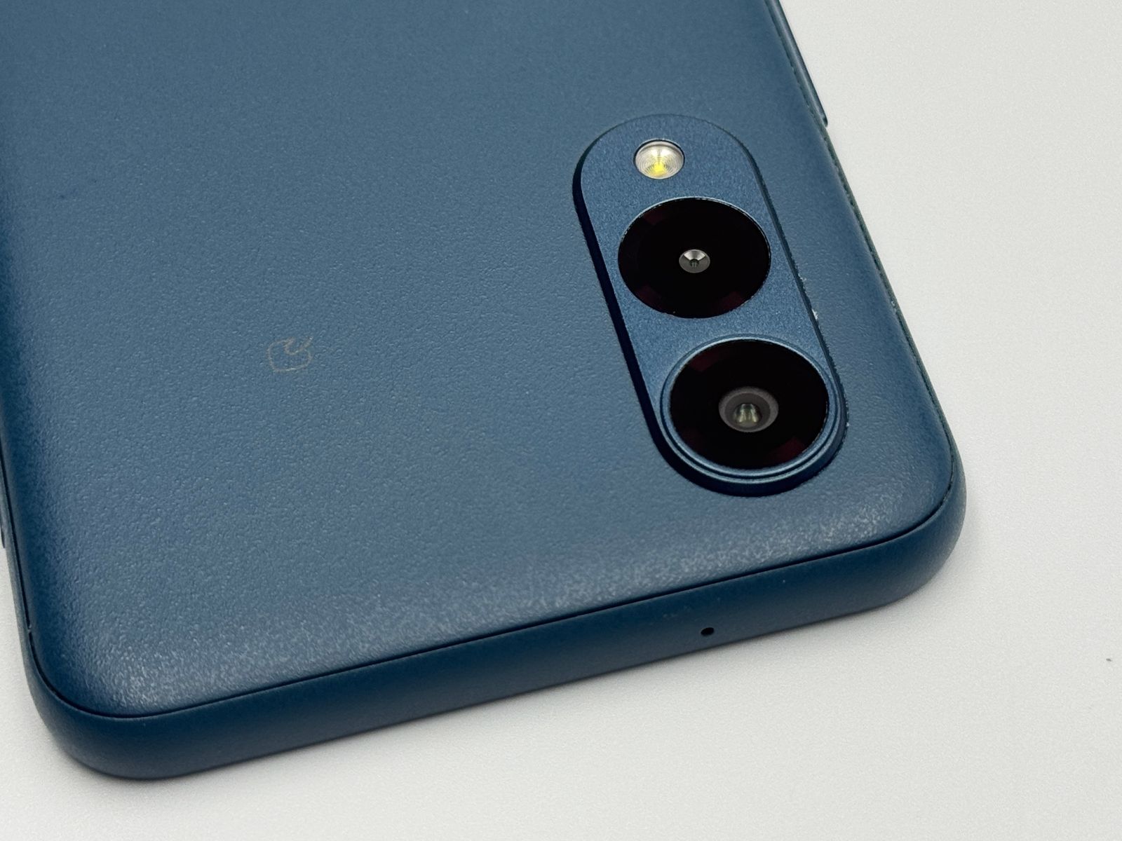 中古B】arrows We2 F-52E 64GB ネイビーグリーン SIMフリー 白ロム