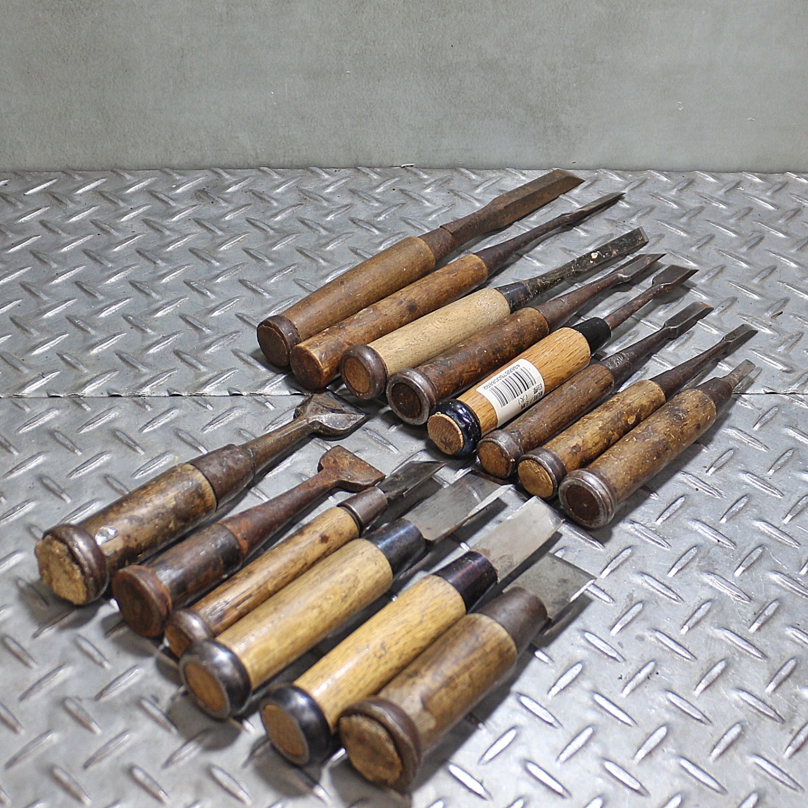 新潟発 鑿 14本セット まとめ売り 大工道具 古道具 叩き 突き
