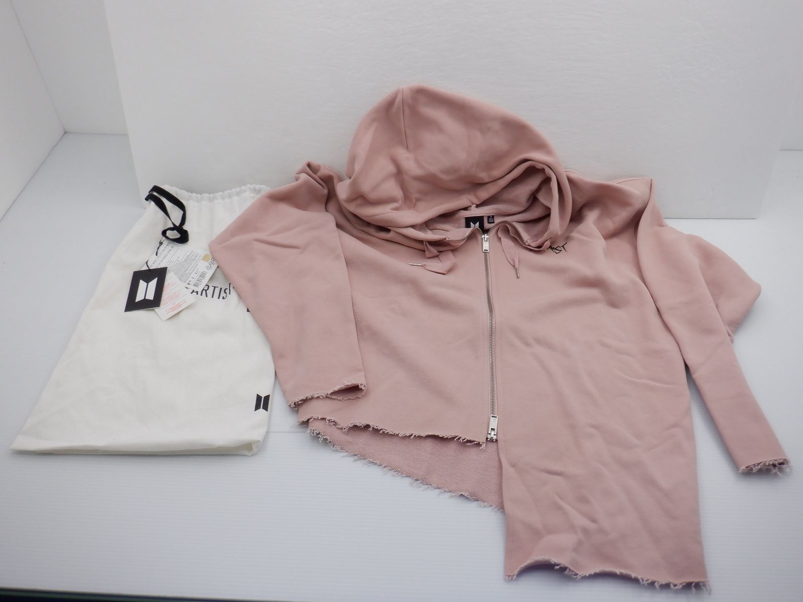 公式BTS ジョングクデザインJUNGKOOK フーディ Mサイズ ピンク BTS JUNGKOOK パーカー ARTIST-MADE COLLECTION ARMYST ZIP-UP HOODIE