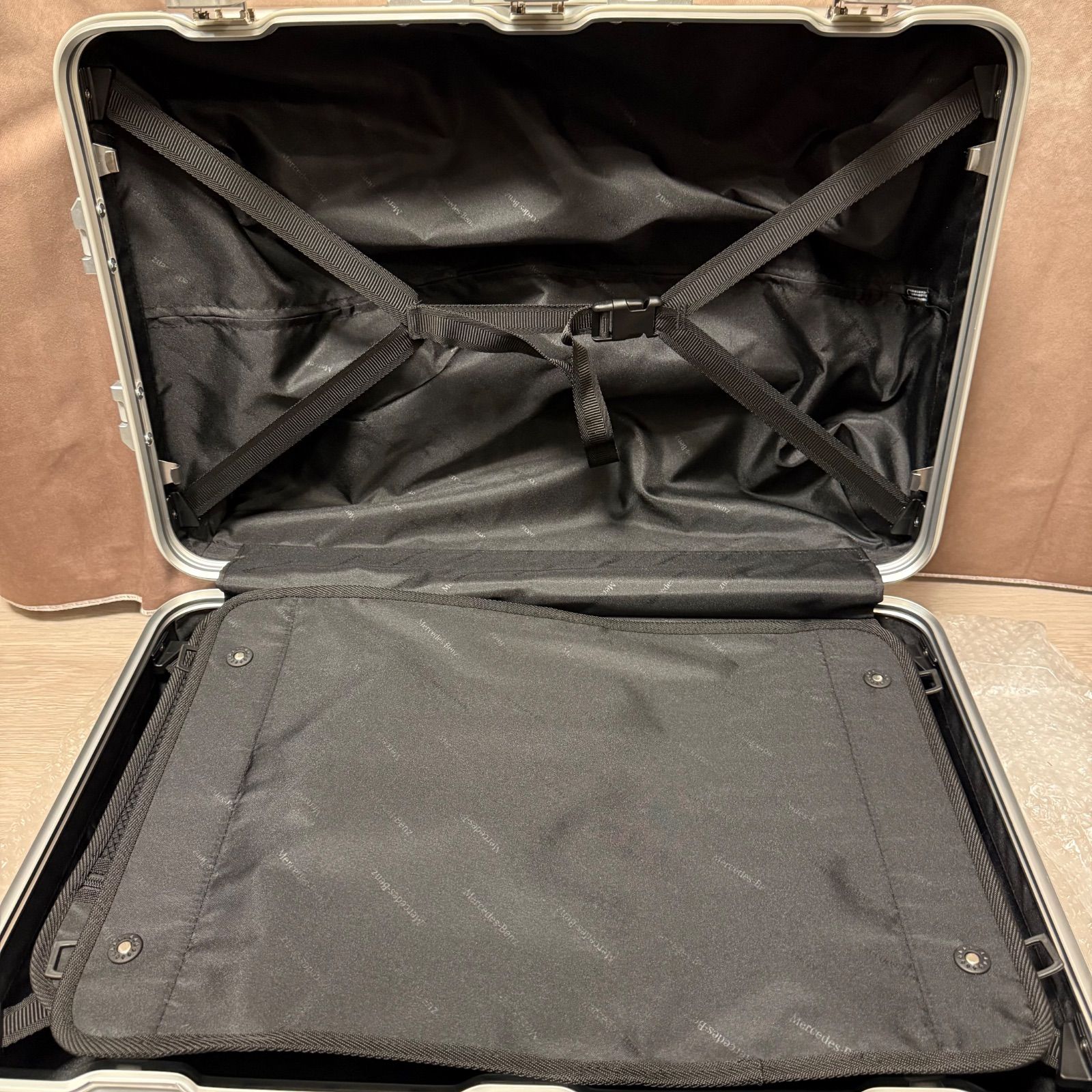 新品】Mercedes-Benz メルセデスベンツ アルミ スーツケース 65L