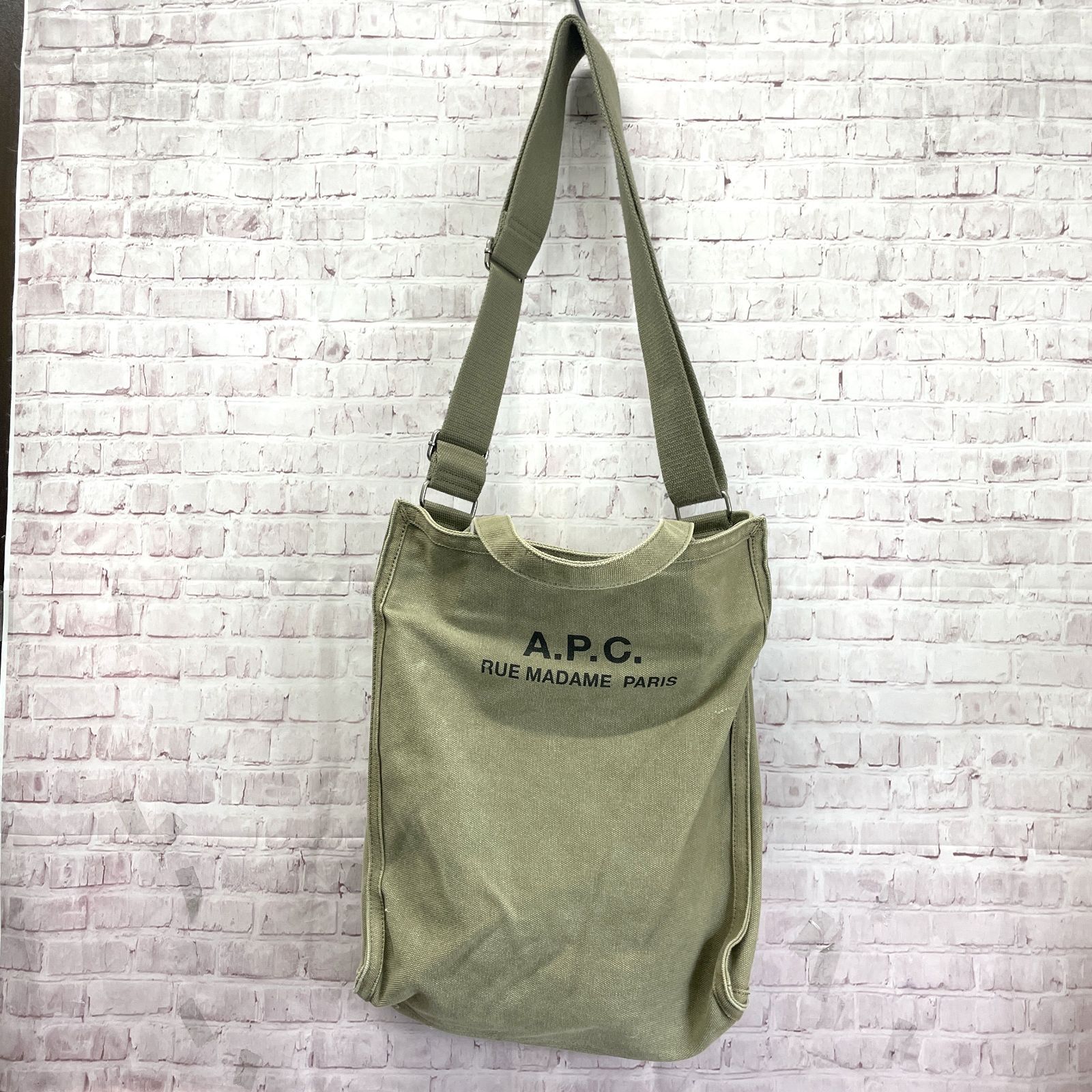 カーキ apc トートバッグ A P C アーペーセー の TOTE NINON トートバッグ