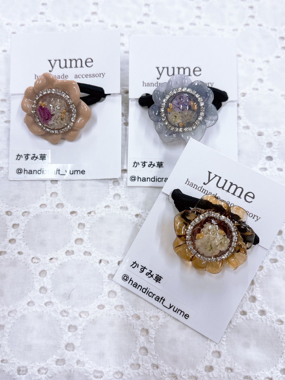 再販不可。センス♡かすみ草♡レジンヘアゴムブローチ レジンヘアゴム かすみ草【yume】 - メルカリ