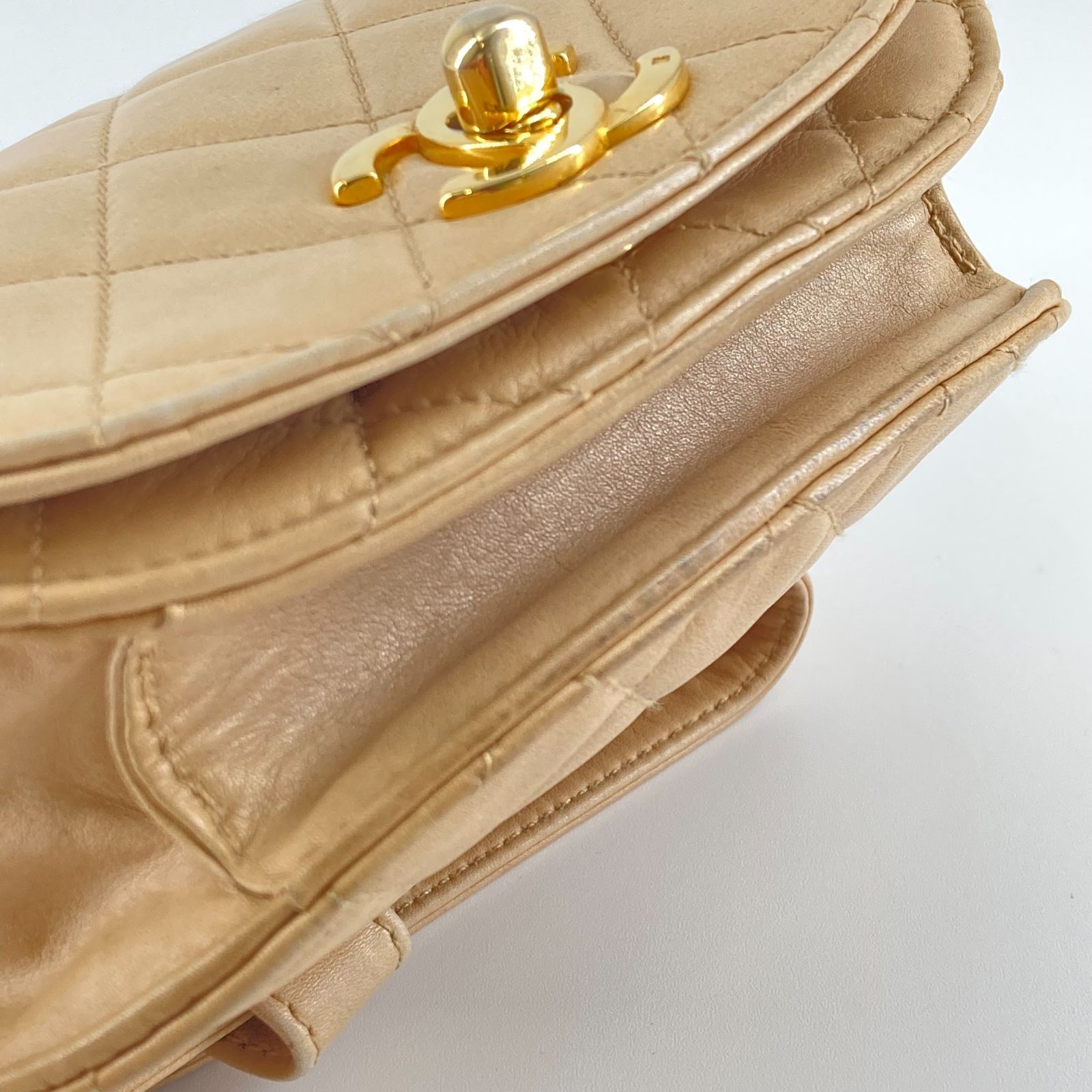 CHANEL（シャネル）マトラッセ ウエストバッグ ボディバッグ ベージュ