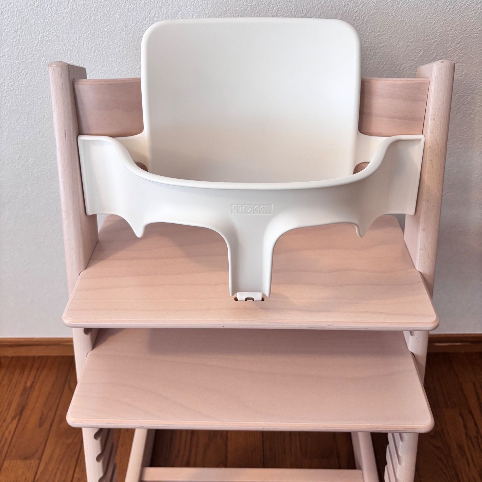 ストッケ　トリップ トラップ　ホワイトウォッシュ　ベビーチェア　S/N.7 美品＊ストッケ トリップ トラップ ホワイトウォッシュ ベビーチェア S