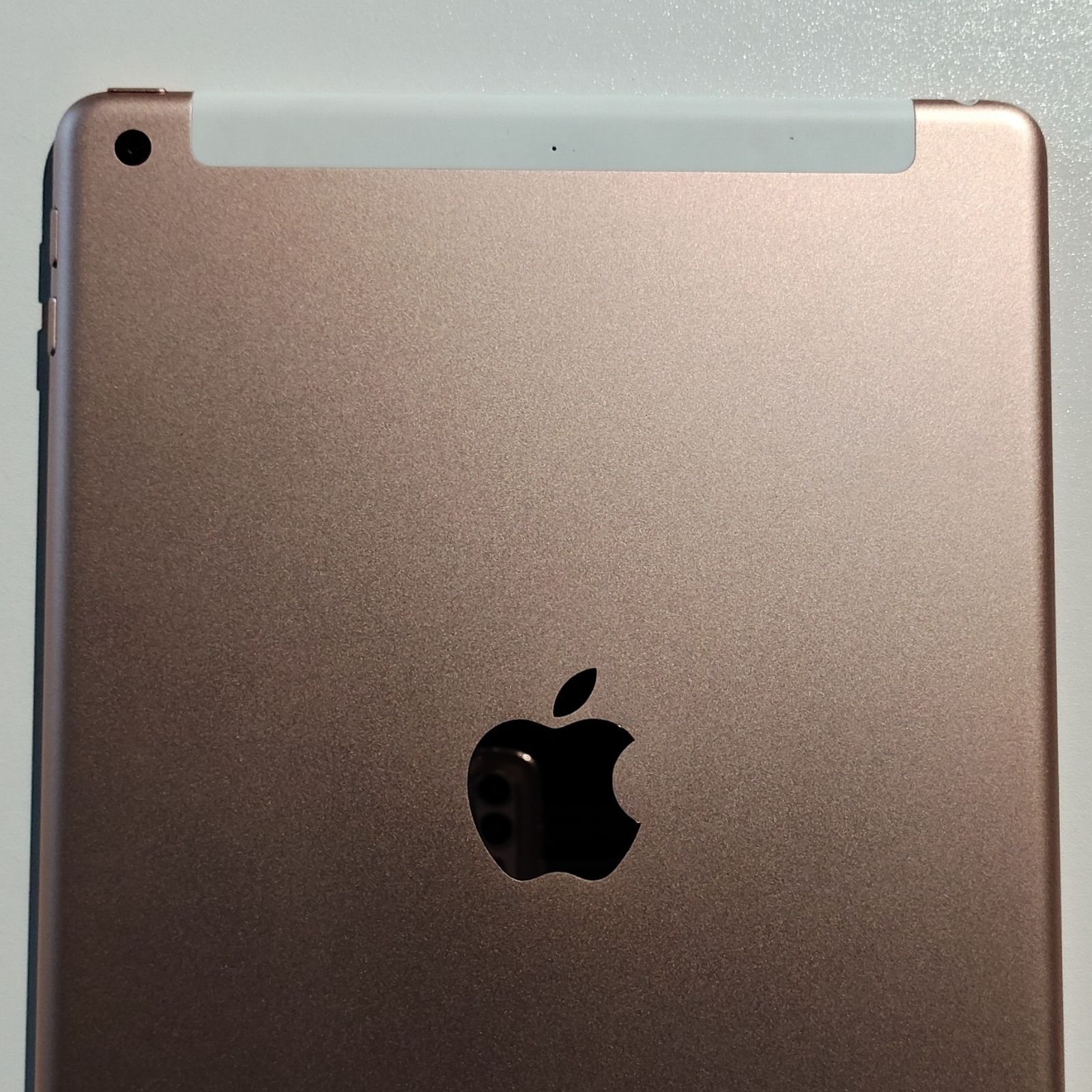 美品 iPad 第6世代 バッテリー89％ ピンクゴールド ☆PAD-730 - メルカリ