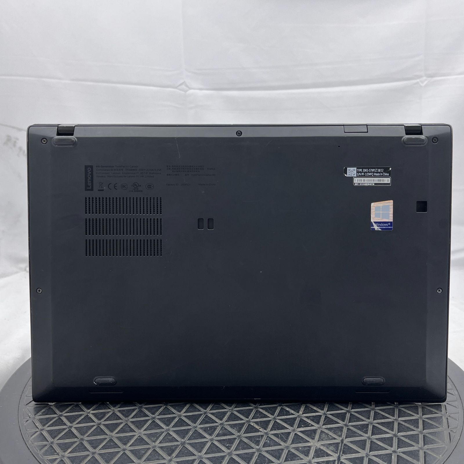 Lenovo ThinkPad X1 Carbon 6th Gen【ジャンク】 ThinkPad_X1_Carbon_6th_01.jpg