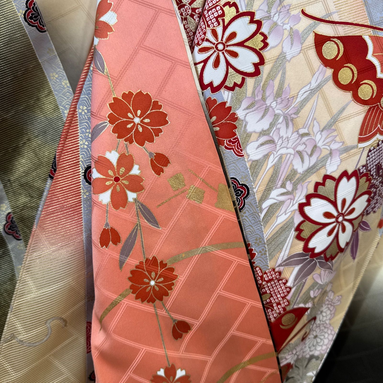 豪華振袖セット(4点)・袋帯・重ね衿・半衿・古典柄・駒刺繍・舞 豪華振袖セット(4点)・袋帯・重ね衿・半衿・古典柄・駒刺繍・舞