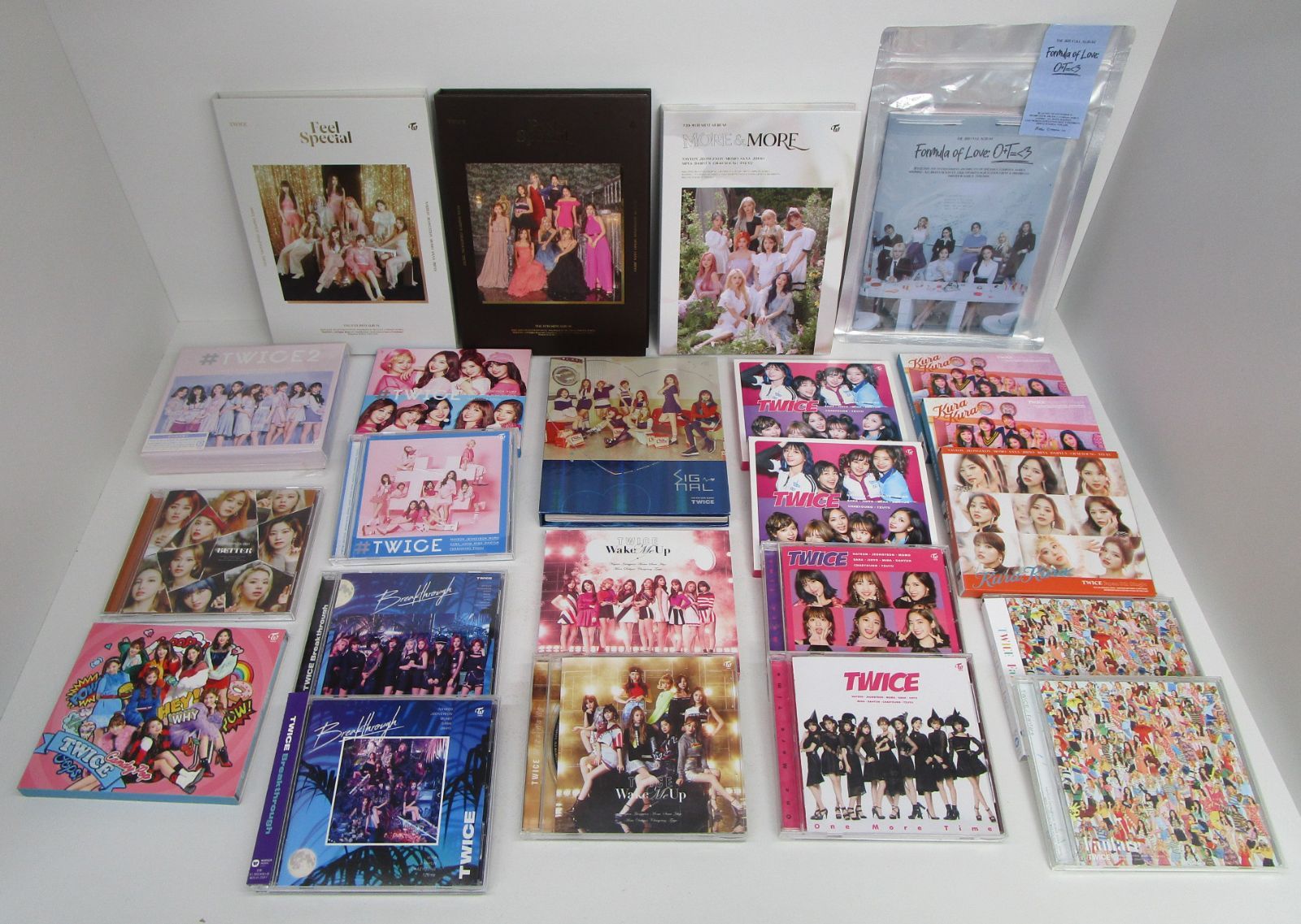 TWICE CD まとめ売りトレカ多数あり - メルカリ