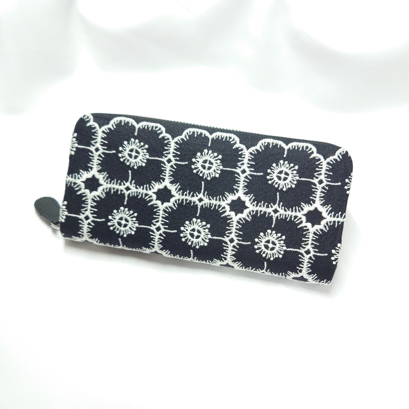 受注製作】anemone ダークネイビー×ホワイト 本革ギャルソン長財布