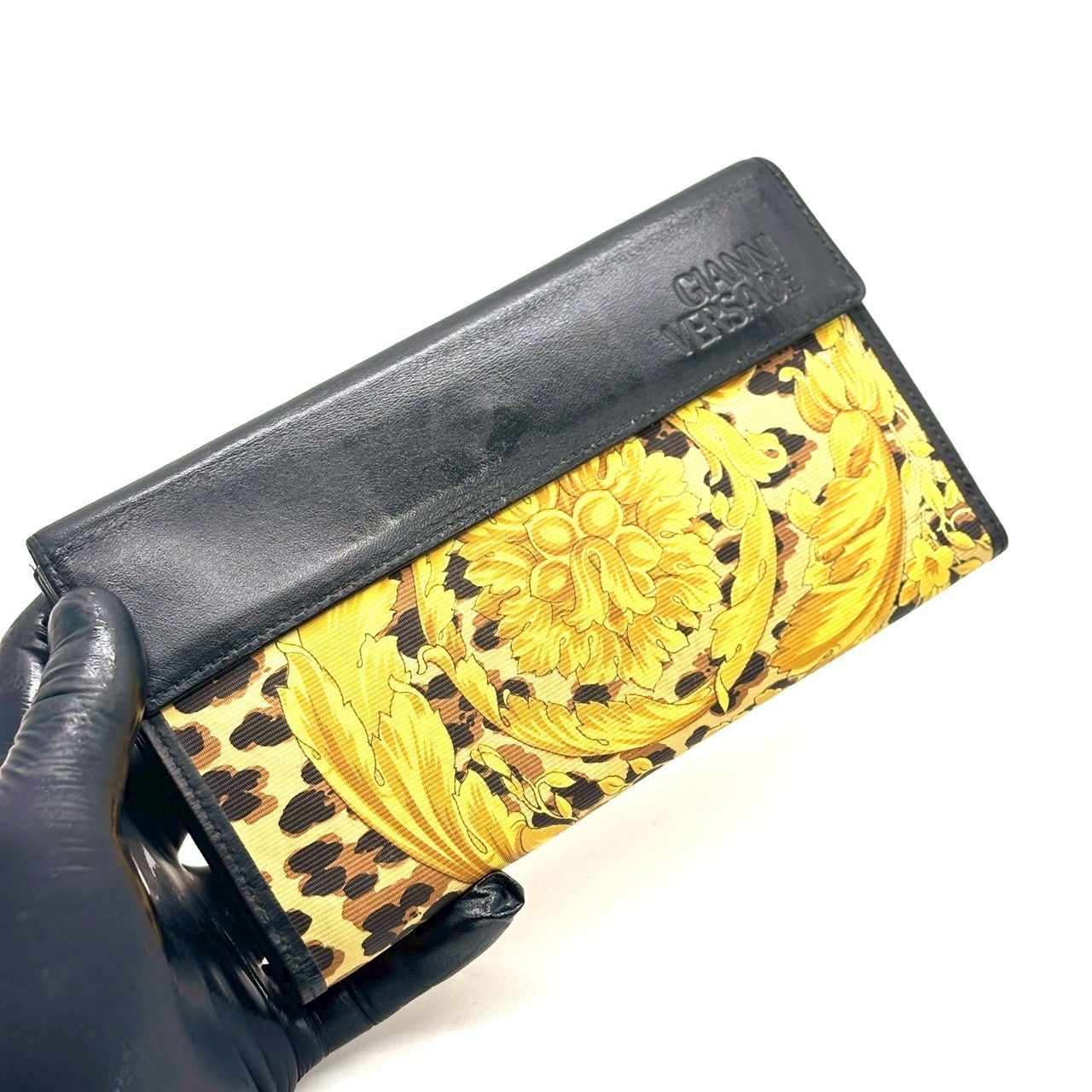 会計で視線を奪う】 VERSACE 二つ折り 長財布 レオパード バロック柄