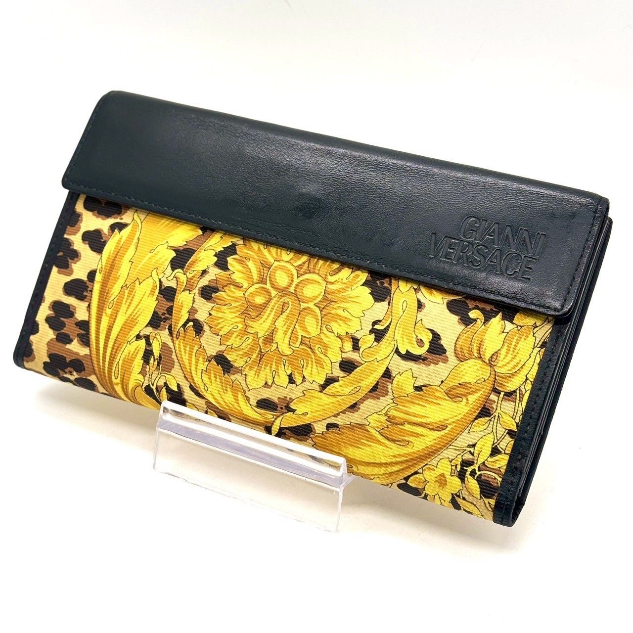 会計で視線を奪う】 VERSACE 二つ折り 長財布 レオパード バロック柄
