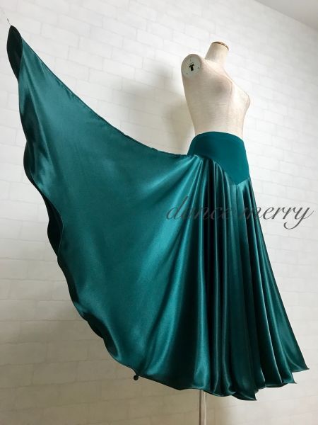 新品 フレアー最大 サテン パソドブレ スカート 社交ダンス 緑