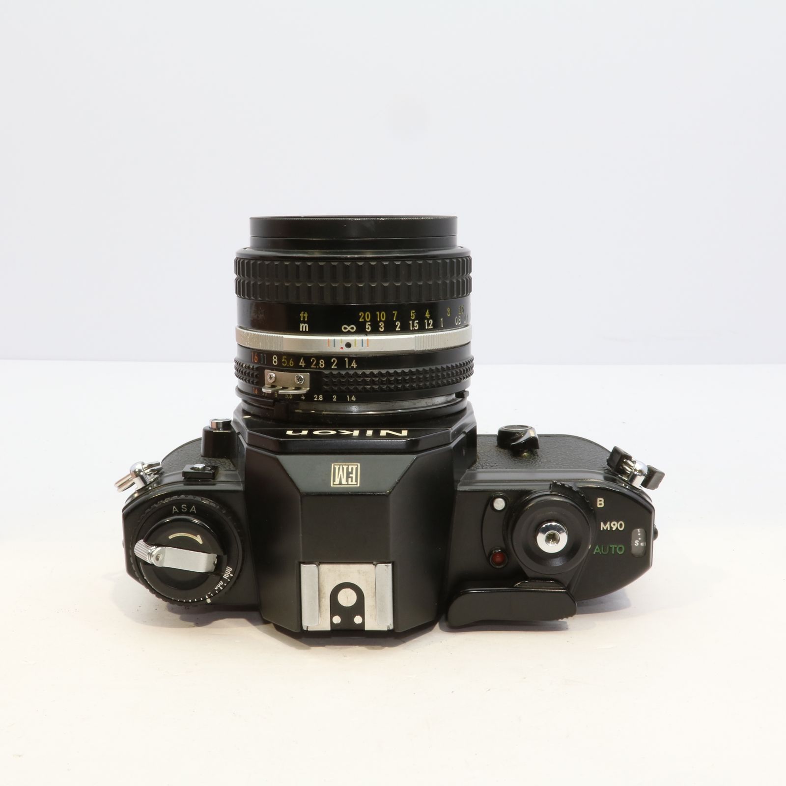Nikon EM 一眼レフカメラ Nikkor 50mm f/1.4 完動品】Nikon EM + NIKKOR 50mm F1.4 動作確認済み - メルカリ