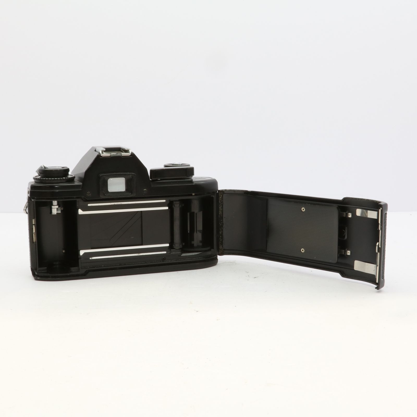 完動品】Nikon EM + NIKKOR 50mm F1.4 動作確認済み - メルカリ