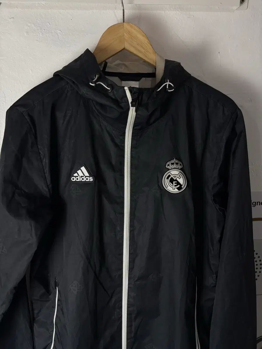アディダス レアルマドリード ウィンドブレーカー - メルカリ