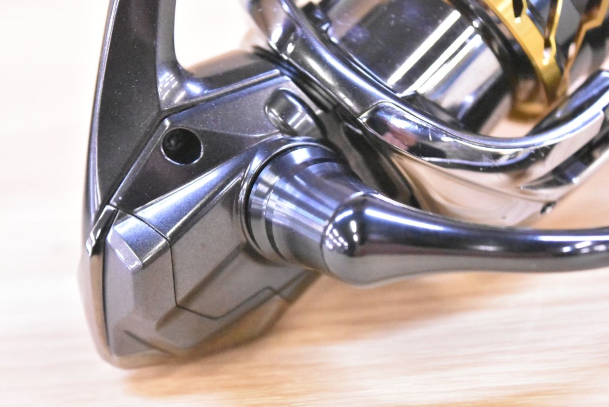 シマノ 20 ツインパワー 4000MHG リブレハンドルノブ 付き スピニング