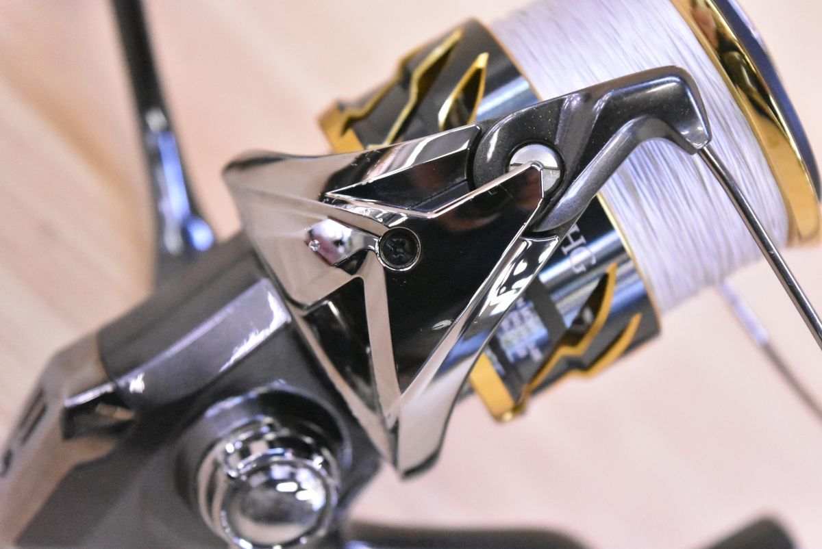 シマノ 20 ツインパワー 4000MHG リブレハンドルノブ 付き スピニング