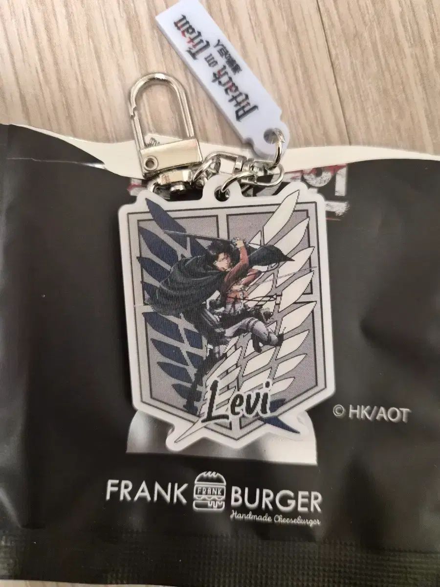 進撃の巨人 フランクバーガー hedn リヴァイ キーホルダー - メルカリ