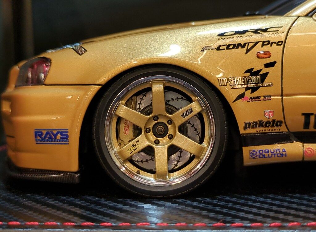ignition model 1/18 TOP SECRET 34GT-R (BNR34) Gold With Engine