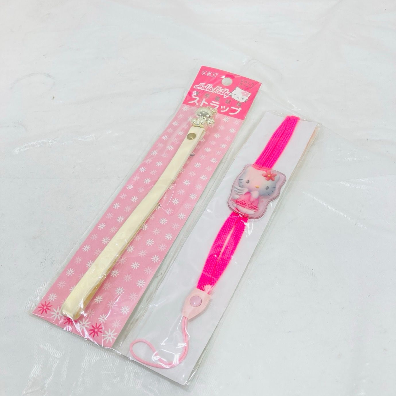 未開封 サンリオ ハローキティ 携帯電話用 ストラップ 2個 まとめ
