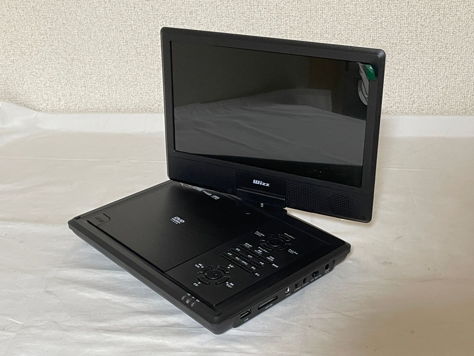 未使用品♪ △ Wizz ポータブルDVDプレーヤー WPD-T1091 10．1